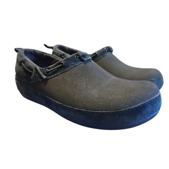 Crocs Women's Surrey Suede Slip-On Clogs Size 10 - Picture 2 of 5